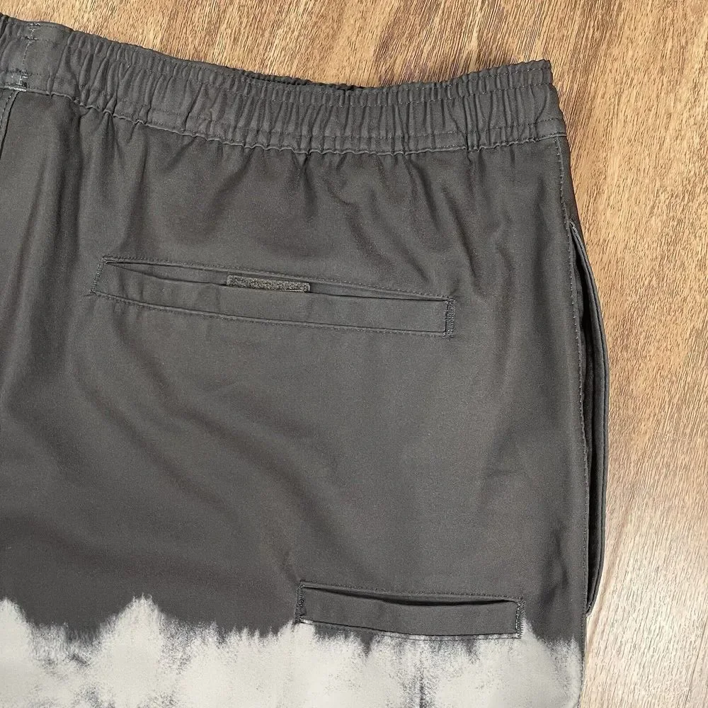 NWT HUK‎ Fishing Pursuit Salt Dye Volley Swim Trunks Board Shorts 5.5